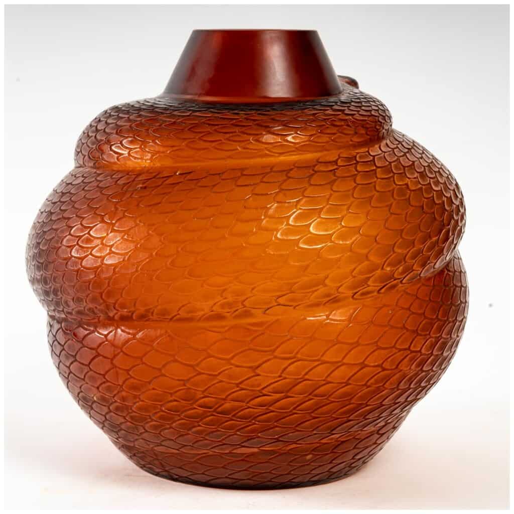 1924 René Lalique – Vase Serpent Verre Ambre Orangé 6