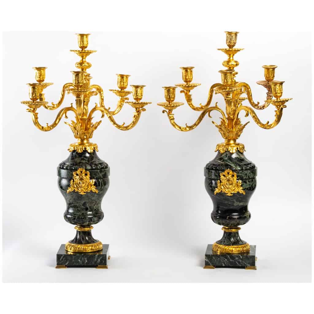 Paire de vases en marbre surmontés de candélabres en bronze doré époque Napoléon III montés en lampes 6