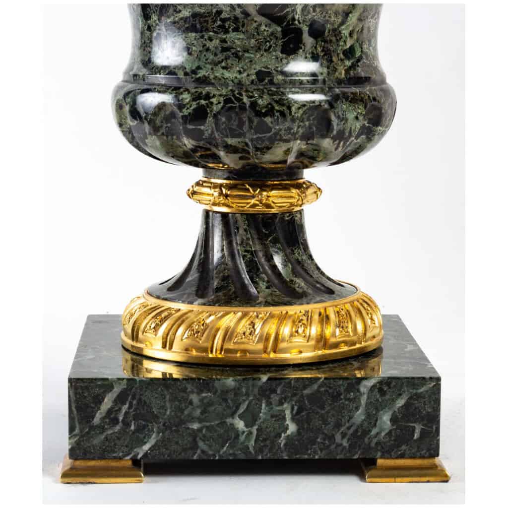 Paire de vases en marbre surmontés de candélabres en bronze doré époque Napoléon III montés en lampes 14