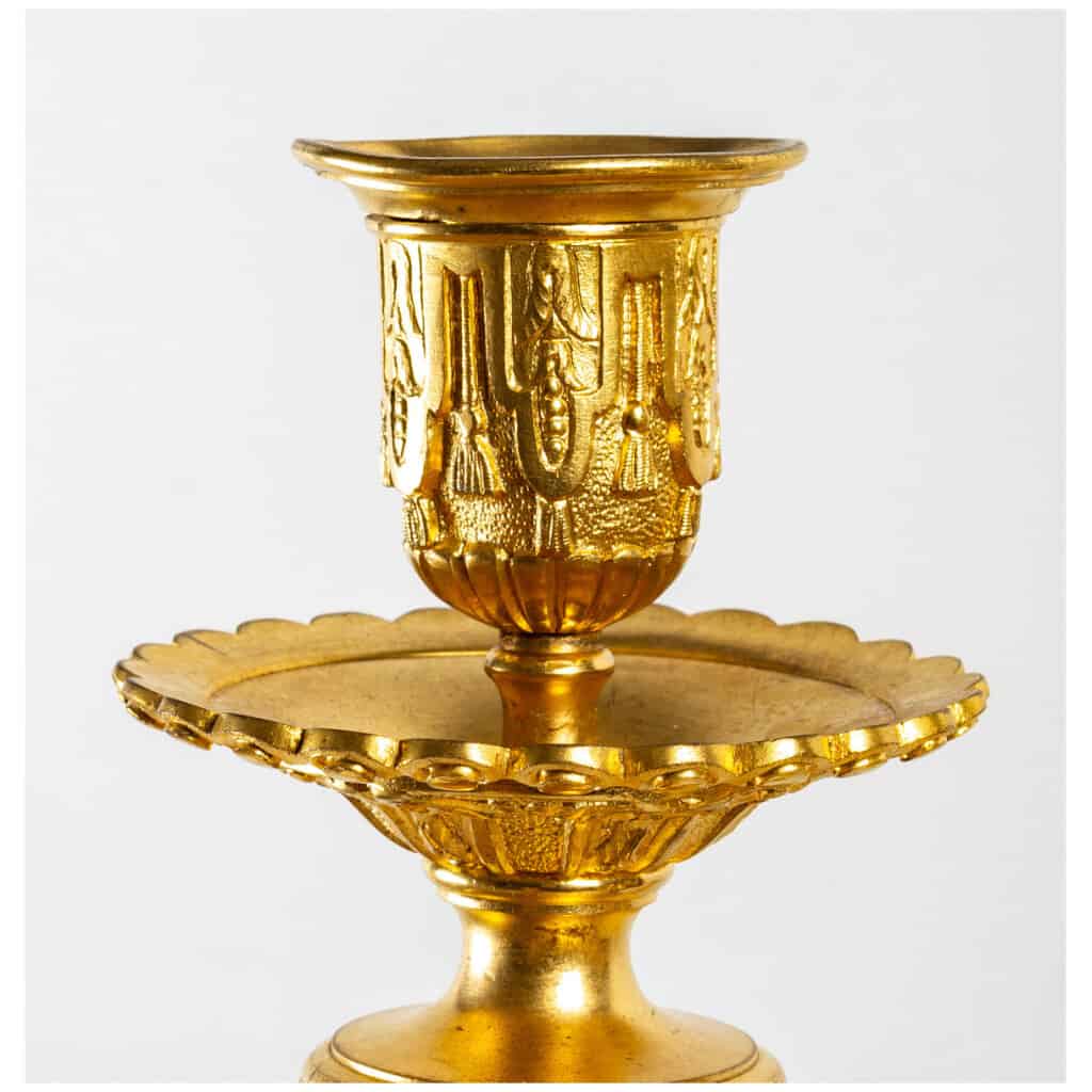 Paire de vases en marbre surmontés de candélabres en bronze doré époque Napoléon III montés en lampes 9