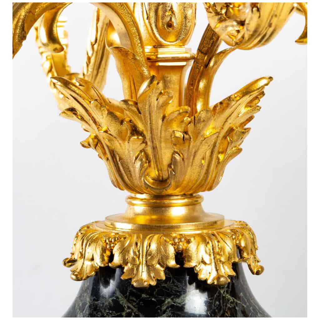 Paire de vases en marbre surmontés de candélabres en bronze doré époque Napoléon III montés en lampes 11