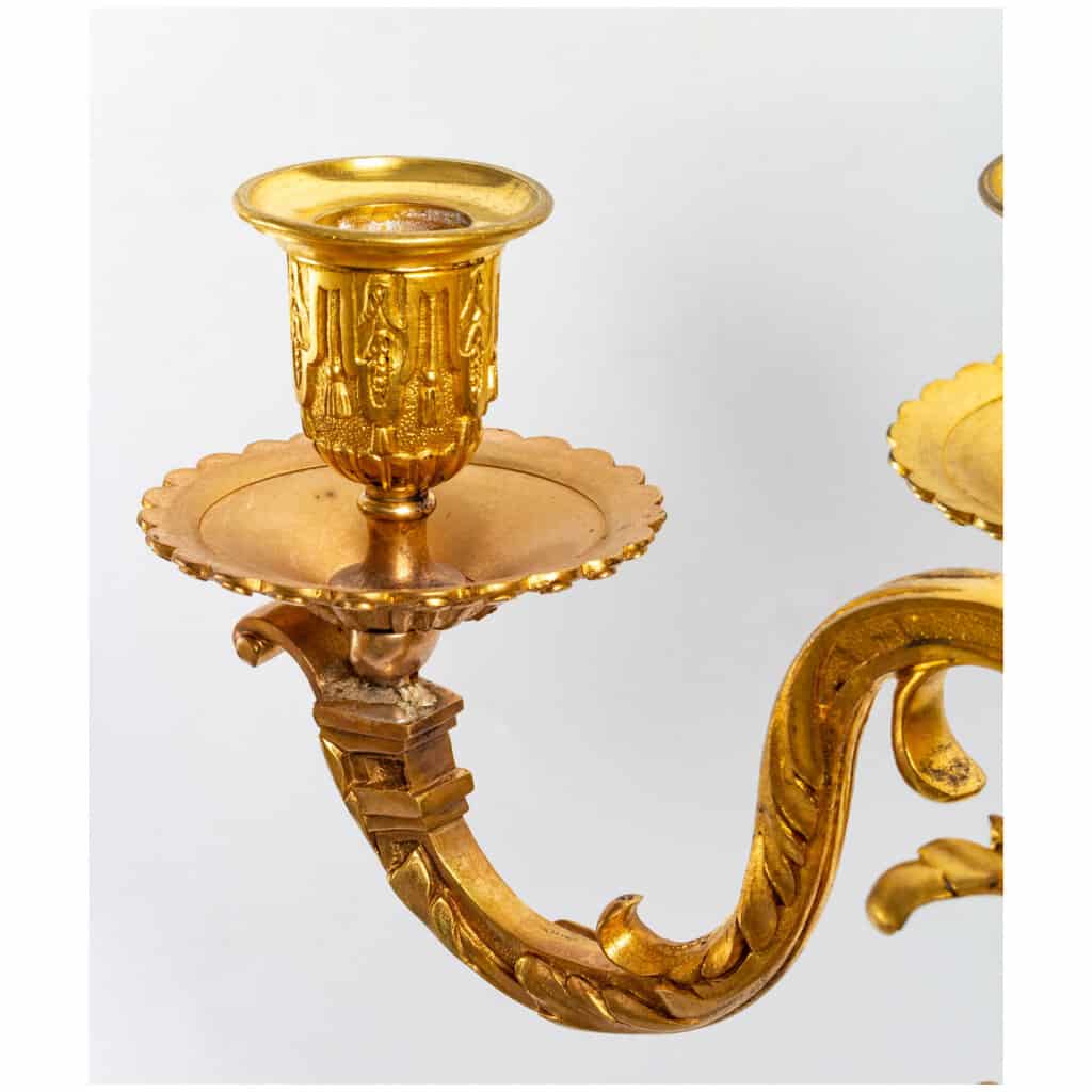 Paire de vases en marbre surmontés de candélabres en bronze doré époque Napoléon III montés en lampes 12