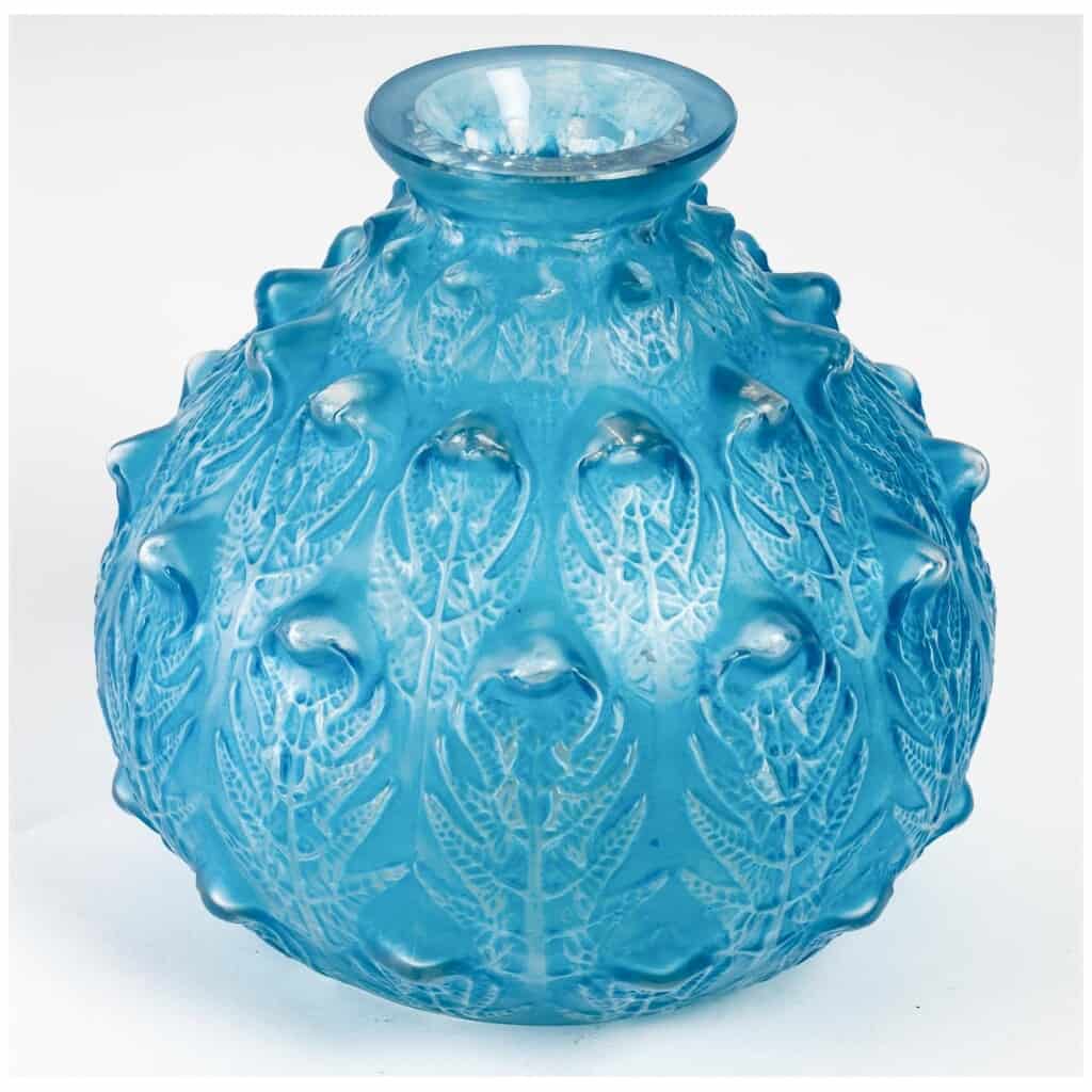 1912 René Lalique – Vase Fougères Verre Blanc Patiné Bleu 5