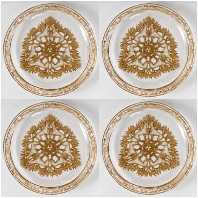 1914 René Lalique – Suite of Dinner Plates “Hunting Dogs” White Glass with Sepia Patina – 4 Pieces