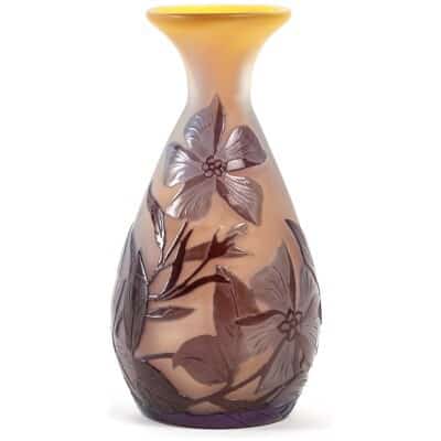 Emile Gallé – Vase « Fleurs Violettes » Verre Multicouche Dégagé à l’Acide