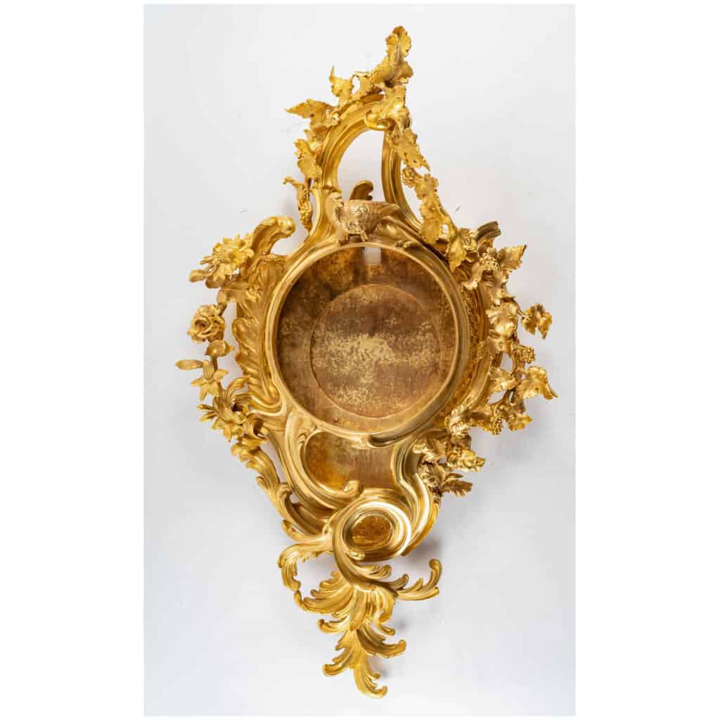 Cartel d’applique en bronze ciselé et doré d’époque Louis XV provenance Chambre des huissiers de Justice au Palais Royal 13