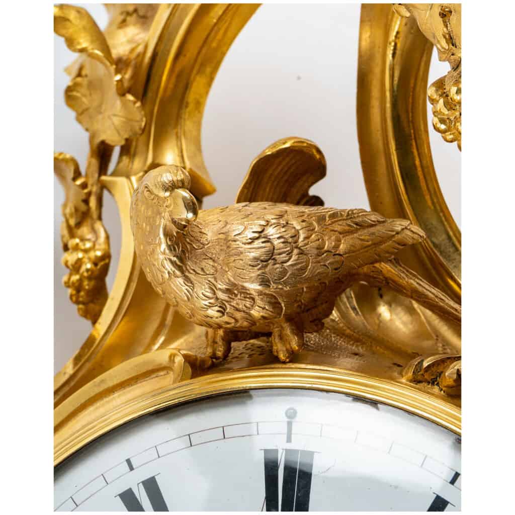 Cartel d’applique en bronze ciselé et doré d’époque Louis XV provenance Chambre des huissiers de Justice au Palais Royal 5