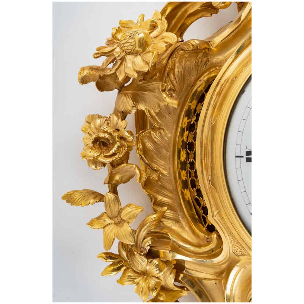 Cartel d’applique en bronze ciselé et doré d’époque Louis XV provenance Chambre des huissiers de Justice au Palais Royal 8