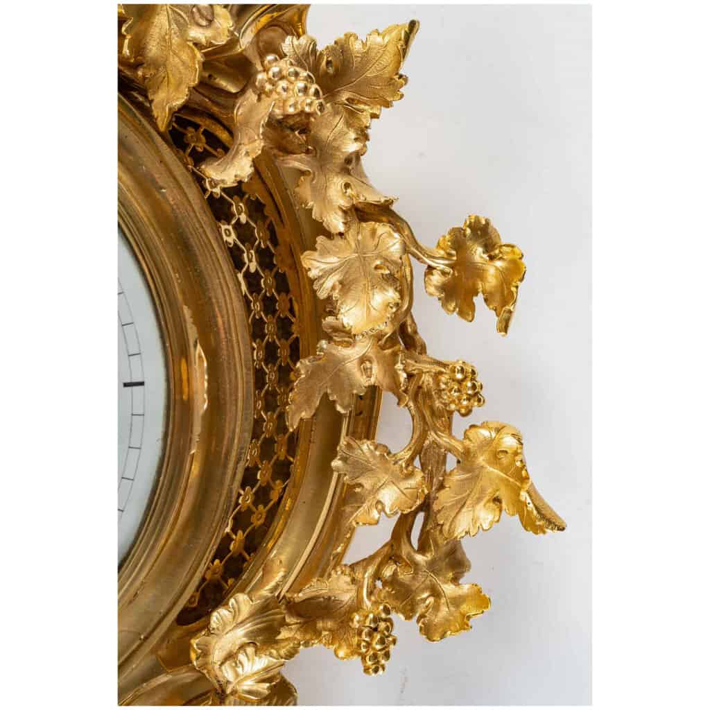 Cartel d’applique en bronze ciselé et doré d’époque Louis XV provenance Chambre des huissiers de Justice au Palais Royal 9