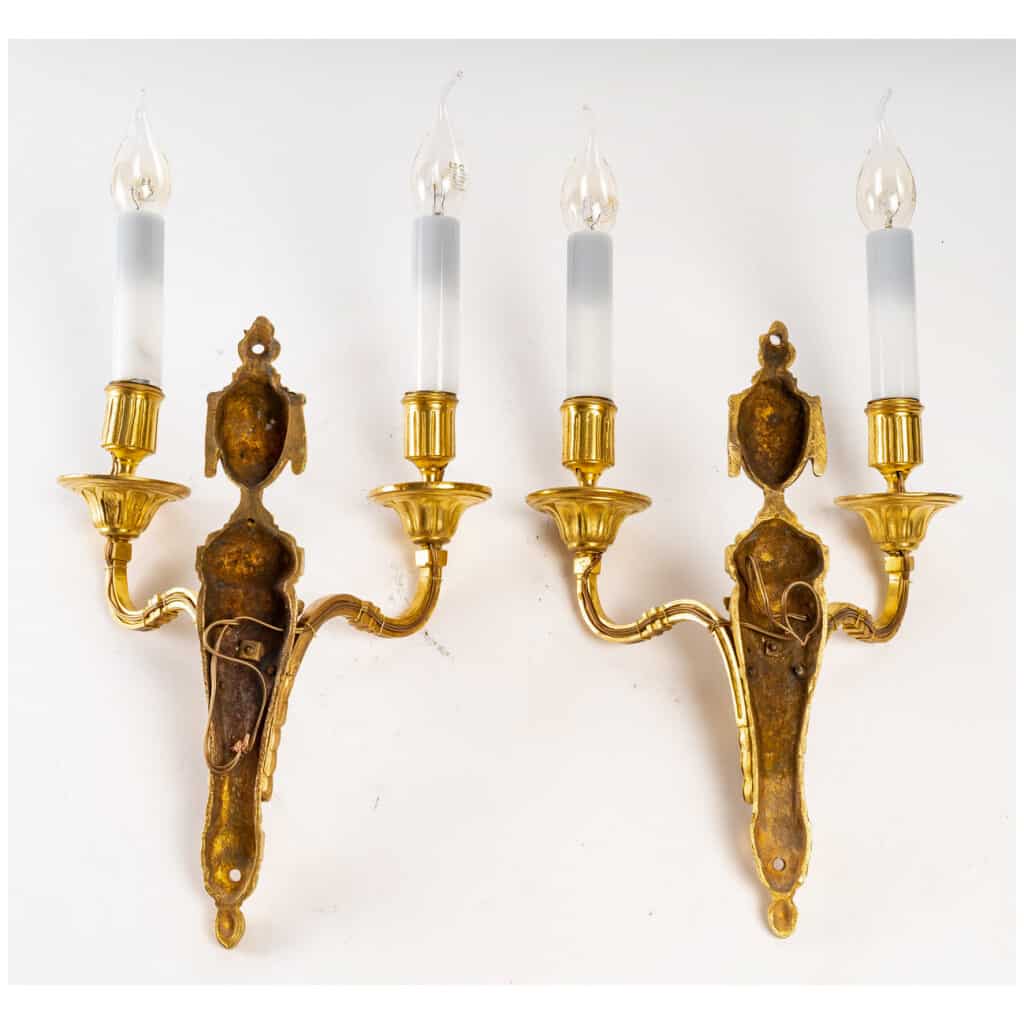 Paire d’appliques en bronze ciselé et doré dite aux Béliers de style Louis XVI vers 1820 10