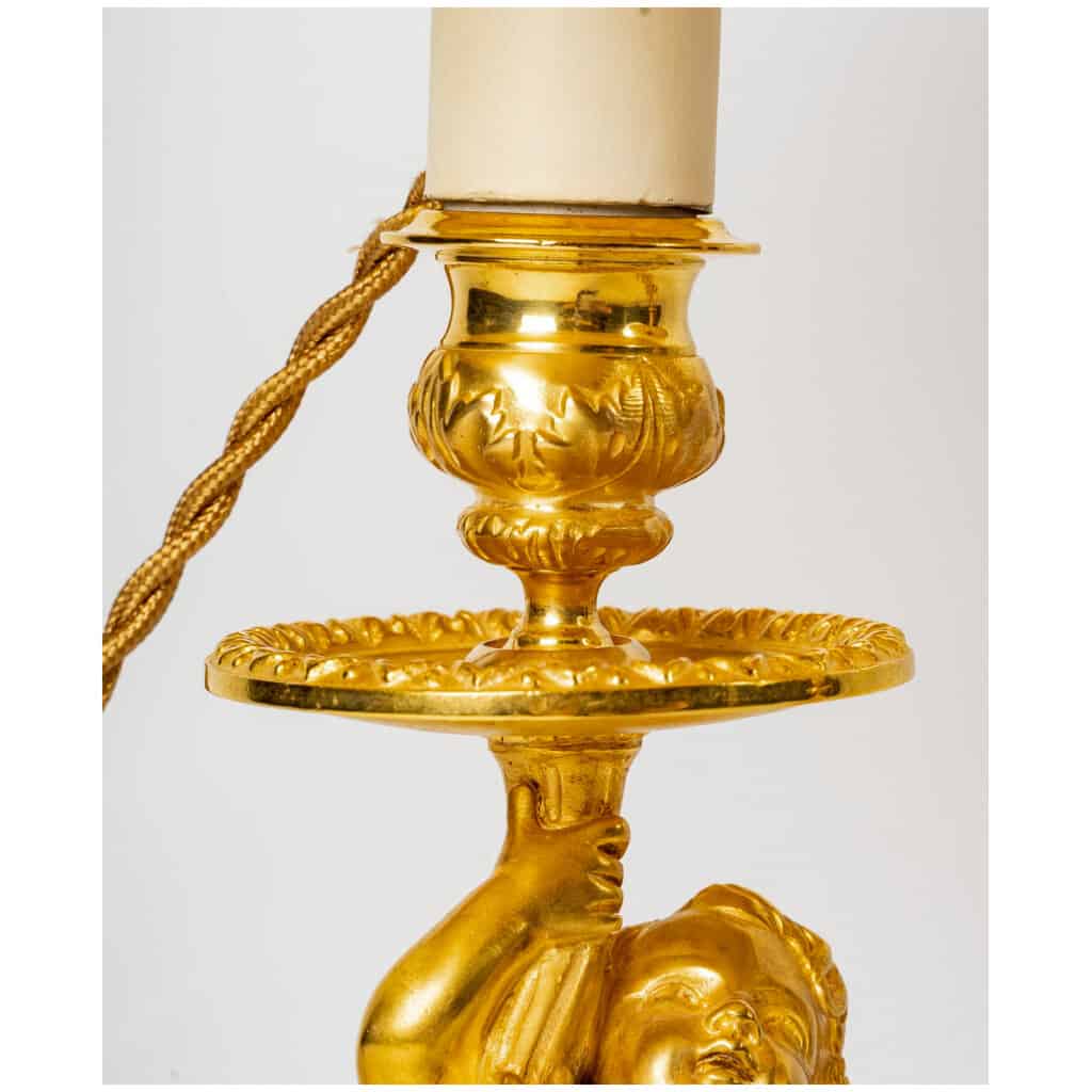 Paire de flambeaux aux Faunes en bronze ciselé doré et marbre Blanc de Carrare style Louis XVI montés en lampes 6