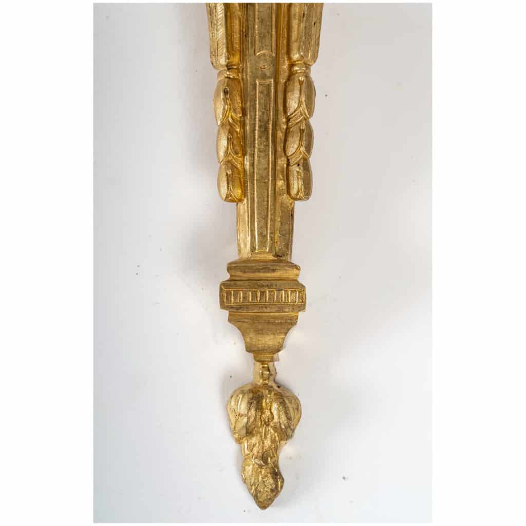 Paire d’appliques à deux bras de lumière en bronze ciselé et doré d’époque Louis XVI vers 1790 9
