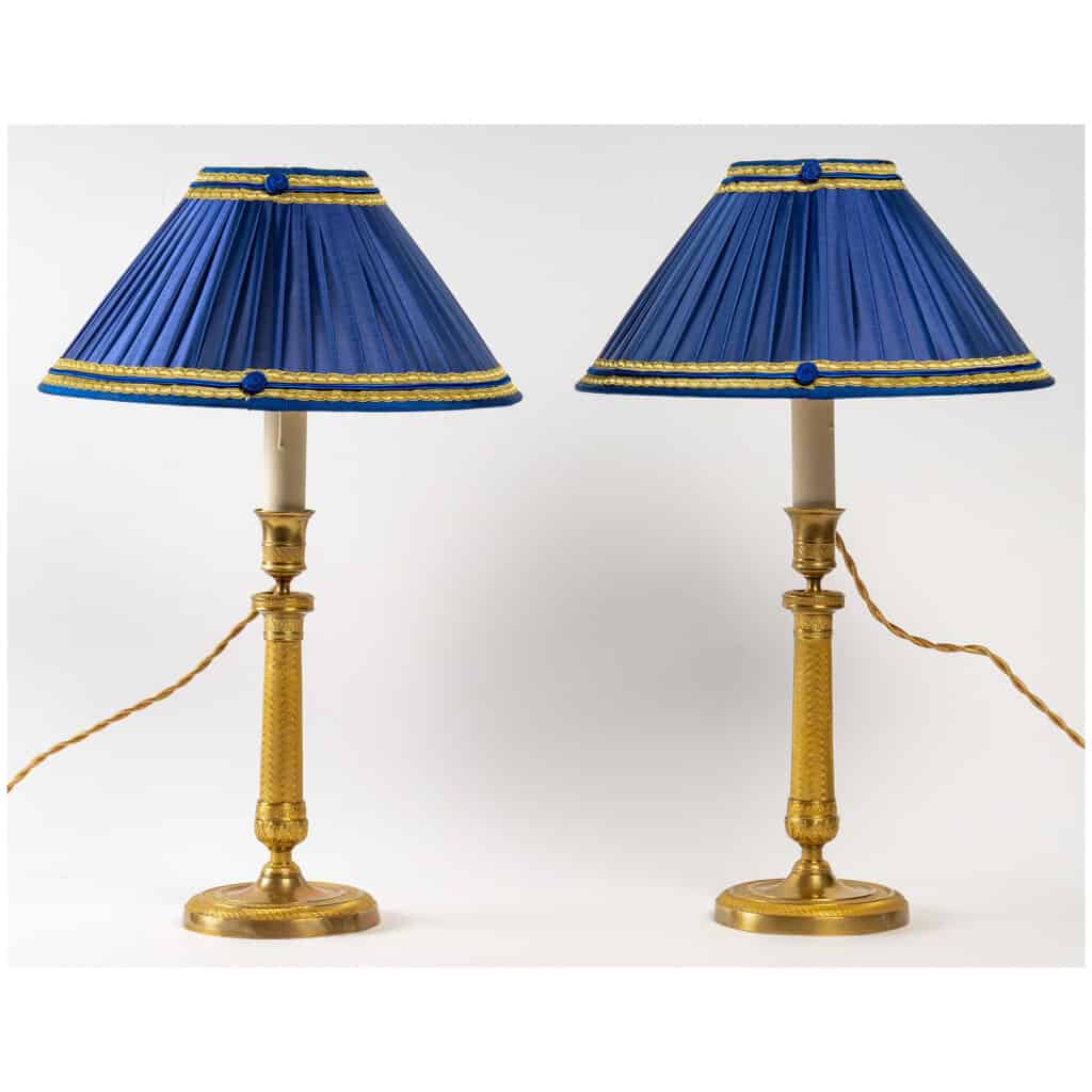 Paire de flambeaux montés en lampes en bronze doré époque Empire vers 1805-1810 3