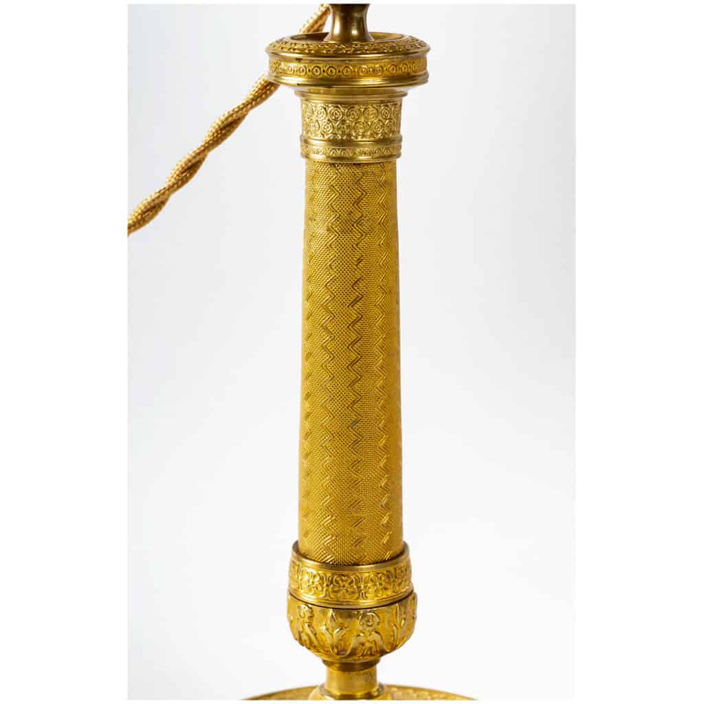 Paire de flambeaux montés en lampes en bronze doré époque Empire vers 1805-1810 7