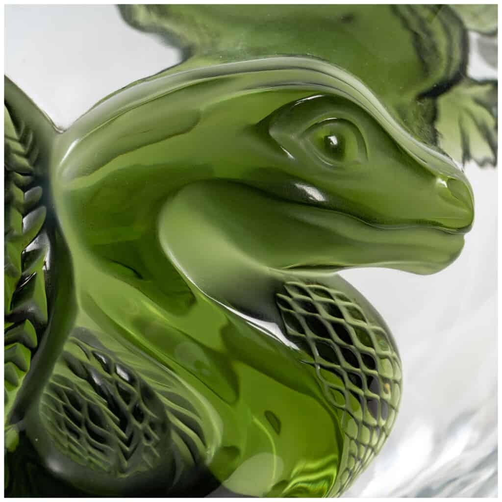 Lalique France: DRAGON 7 Vase