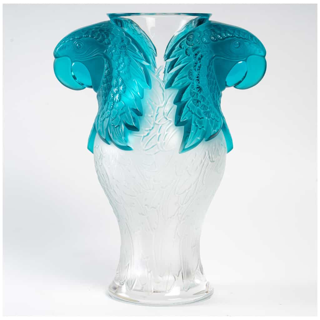 Lalique France vase « MACAO » 4