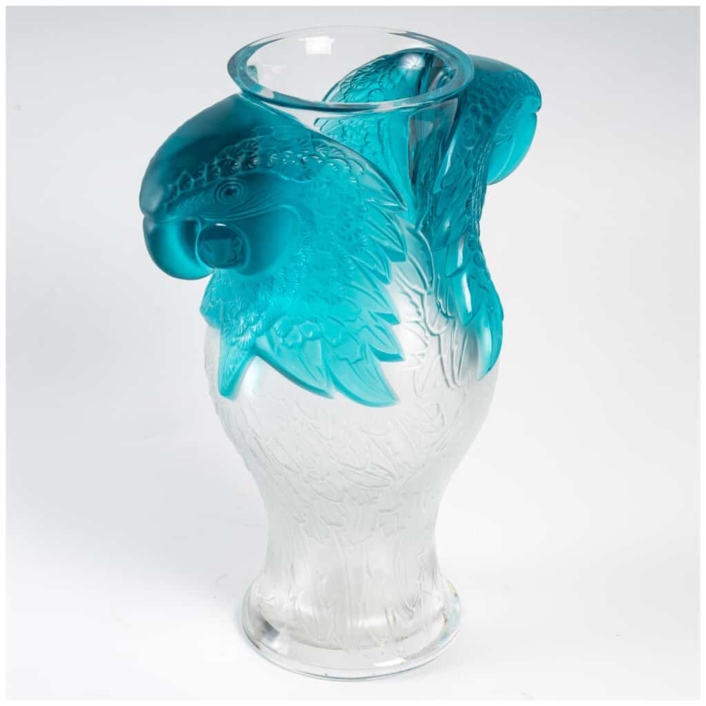 Lalique France vase « MACAO » 6