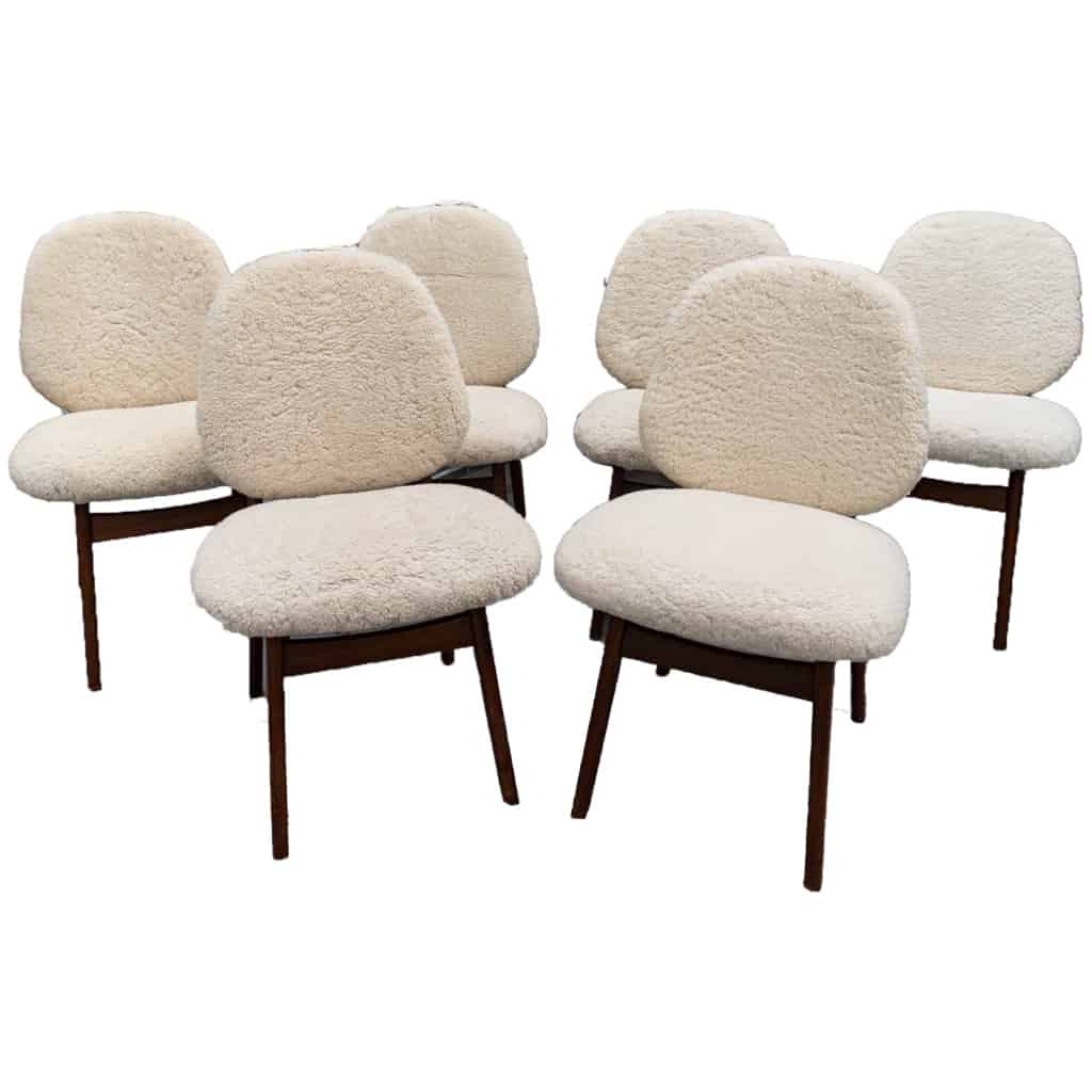 Set of 6 Danish teak chairs covered with bouclé sheepskin fabric. 3