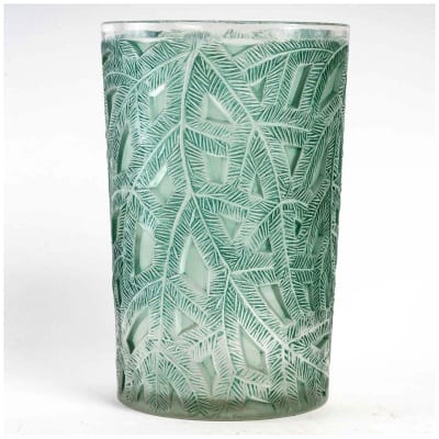 1923 René Lalique – Vase Epicéa Verre Blanc Patiné Vert