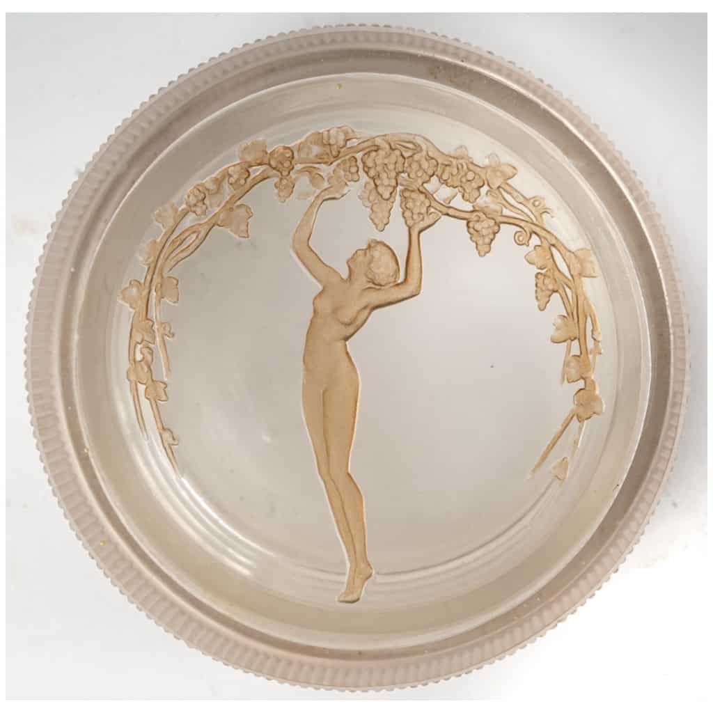 1919 René Lalique – Box One Figurine And Grapes White Glass Patina Sepia 3