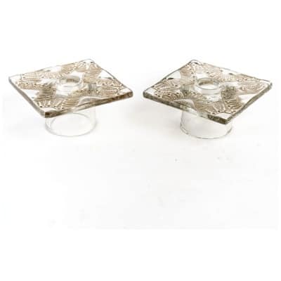 1943 René Lalique – Paire De Bougeoirs Chantilly Verre Blanc Patiné Sépia