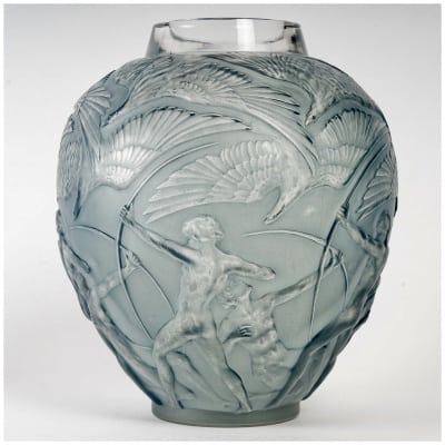 1921 René Lalique – Vase Archers Verre Blanc Patiné Bleu