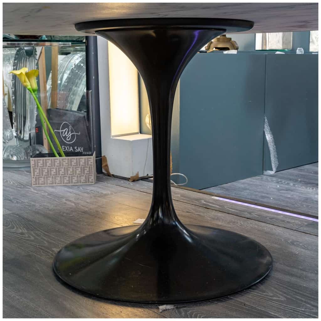 Knoll International et Eero Saarinen : Table à manger à plateau circulaire en marbre 7