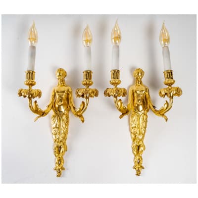 Paire d’appliques de style Louis XVI Aux Termes de Femmes en bronze ciselé et doré vers 1850-1870