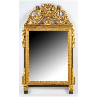 Miroir dit de mariage à fronton en bois sculpté et doré Provence époque Louis XVI vers 1775-1785