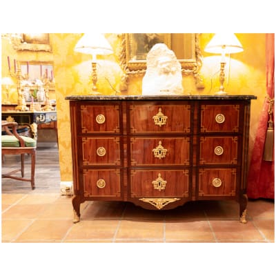 François Antoine Mondon – Commode en marqueterie de bois de Violette et Amarante époque Transition Louis XV-Louis XVI
