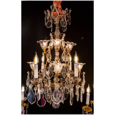 Lustre de style Louis XV en bronze et cristal taillé attribué Baccarat vers 1890