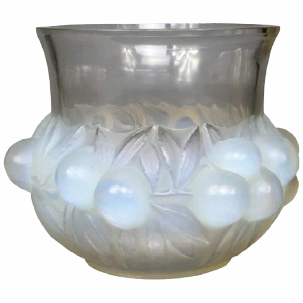 René Lalique: Vase “Plums” Opalescent 3