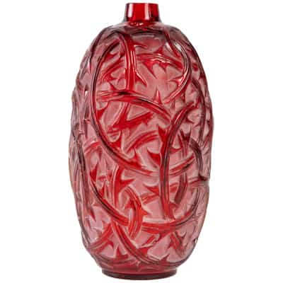 René Lalique: 1921 “Ronce” vase tinted red