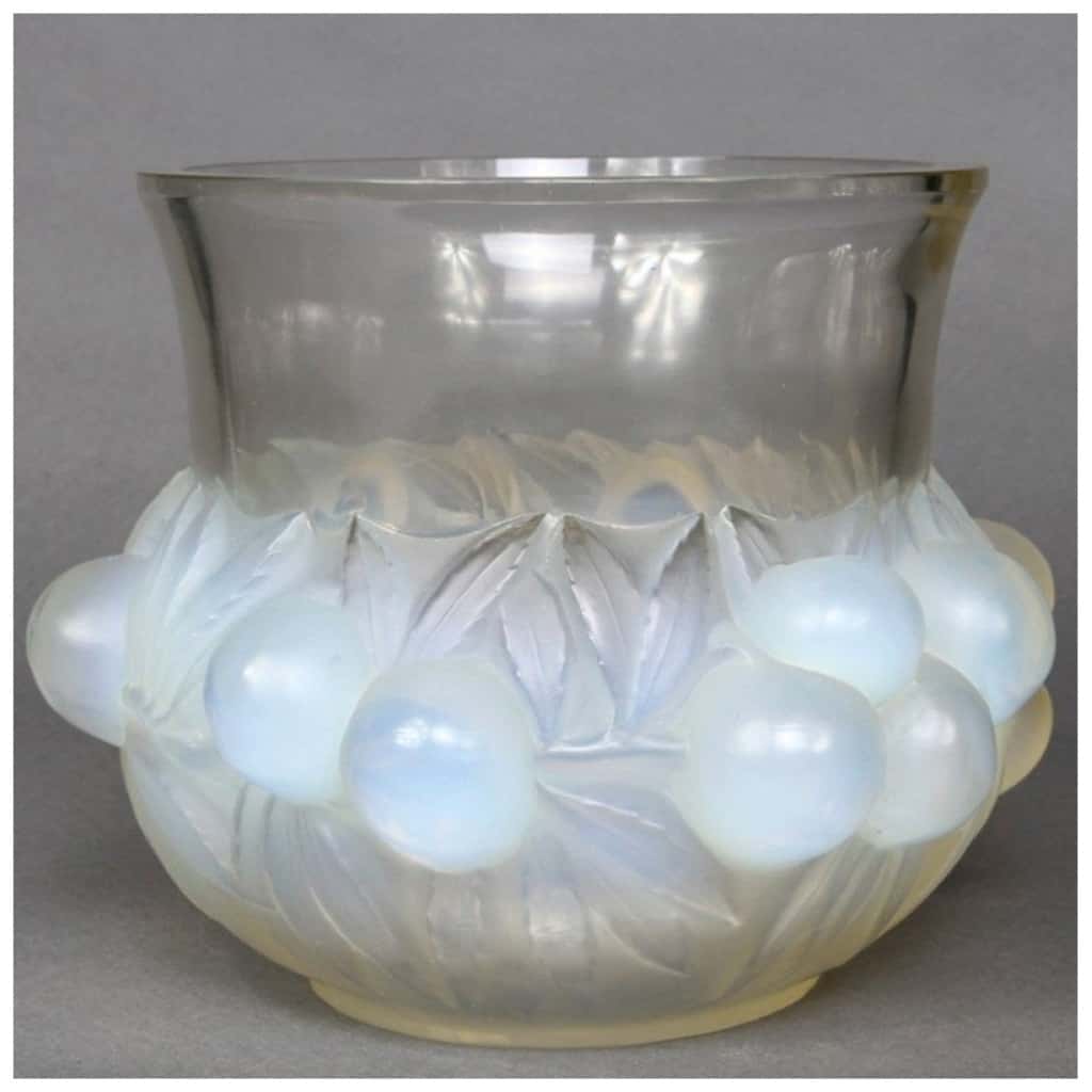 René Lalique : Vase « Prunes » Opalescent 4