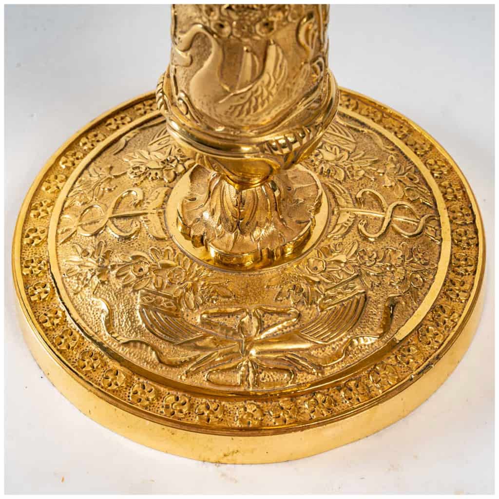 Paire de flambeaux montés en lampes en bronze doré à décor du Dieu Mercure époque Empire vers 1805-1810 12