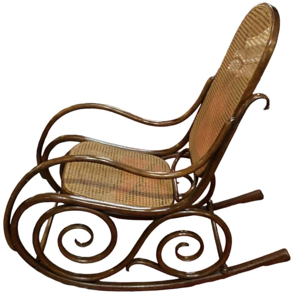 ROCKING-CHAIR by the J&J Kohn brothers in Vienna. 3