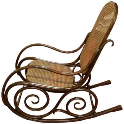 ROCKING-CHAIR by the J&J Kohn brothers in Vienna. 3