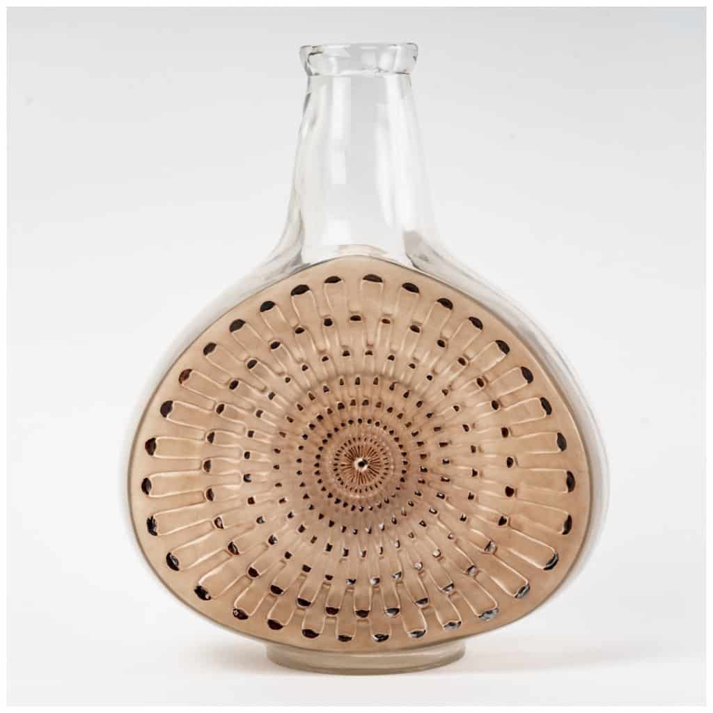 1913 René Lalique – Carafe Reine Marguerite Verre Blanc Patiné Sépia Emaillé Marron 7