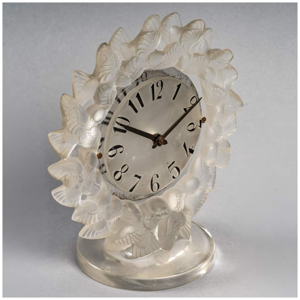 1931 René Lalique – Roitelets Pendulum White Glass Mechanical Movement Omega 6