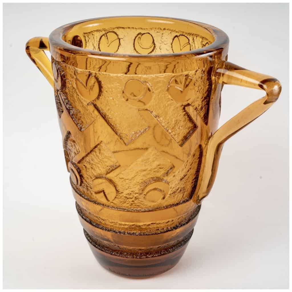 1930 Daum Nancy – Vase Art Déco Géométrique à Anses Verre Orange Ambré Dégagé à l’Acide 4