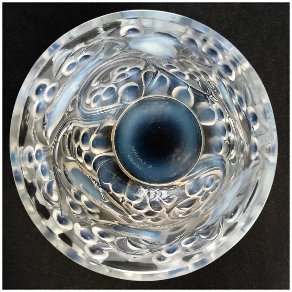 1921 René Lalique – Avallon Vase Opalescent Glass 6