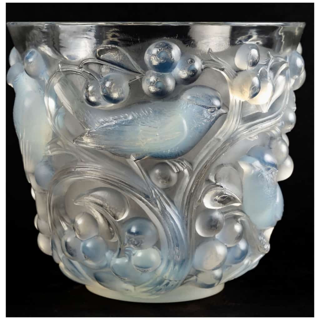 1921 René Lalique – Avallon Vase Opalescent Glass 3
