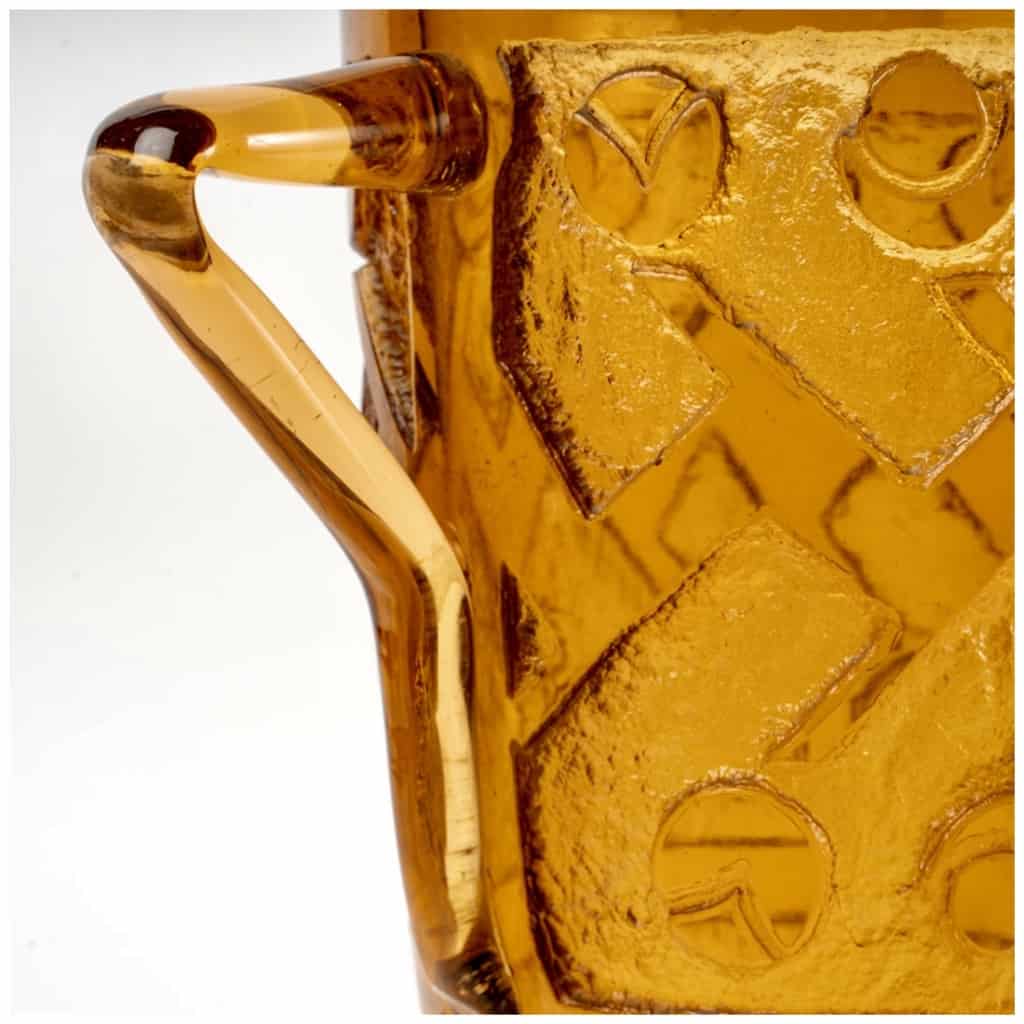 1930 Daum Nancy – Vase Art Déco Géométrique à Anses Verre Orange Ambré Dégagé à l’Acide 7