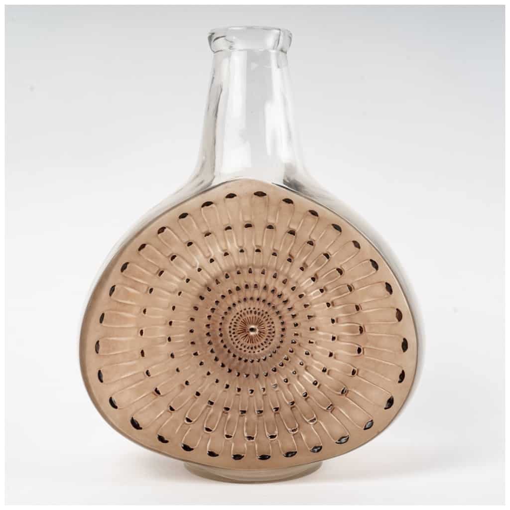 1913 René Lalique – Carafe Reine Marguerite Verre Blanc Patiné Sépia Emaillé Marron 3