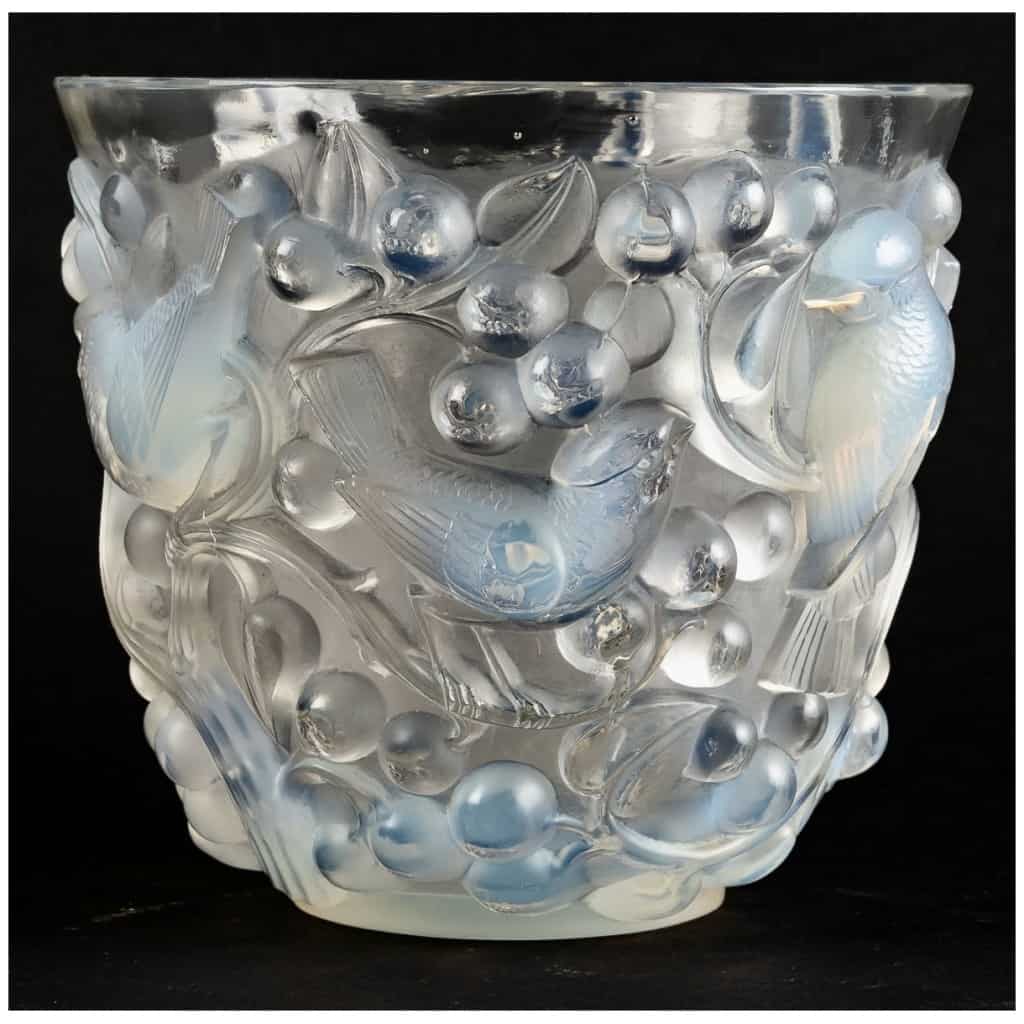 1921 René Lalique – Avallon Vase Opalescent Glass 5