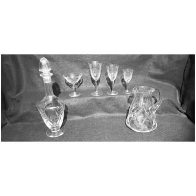 service de 48 verres , broc à eau et carafe en cristal de Lorraine