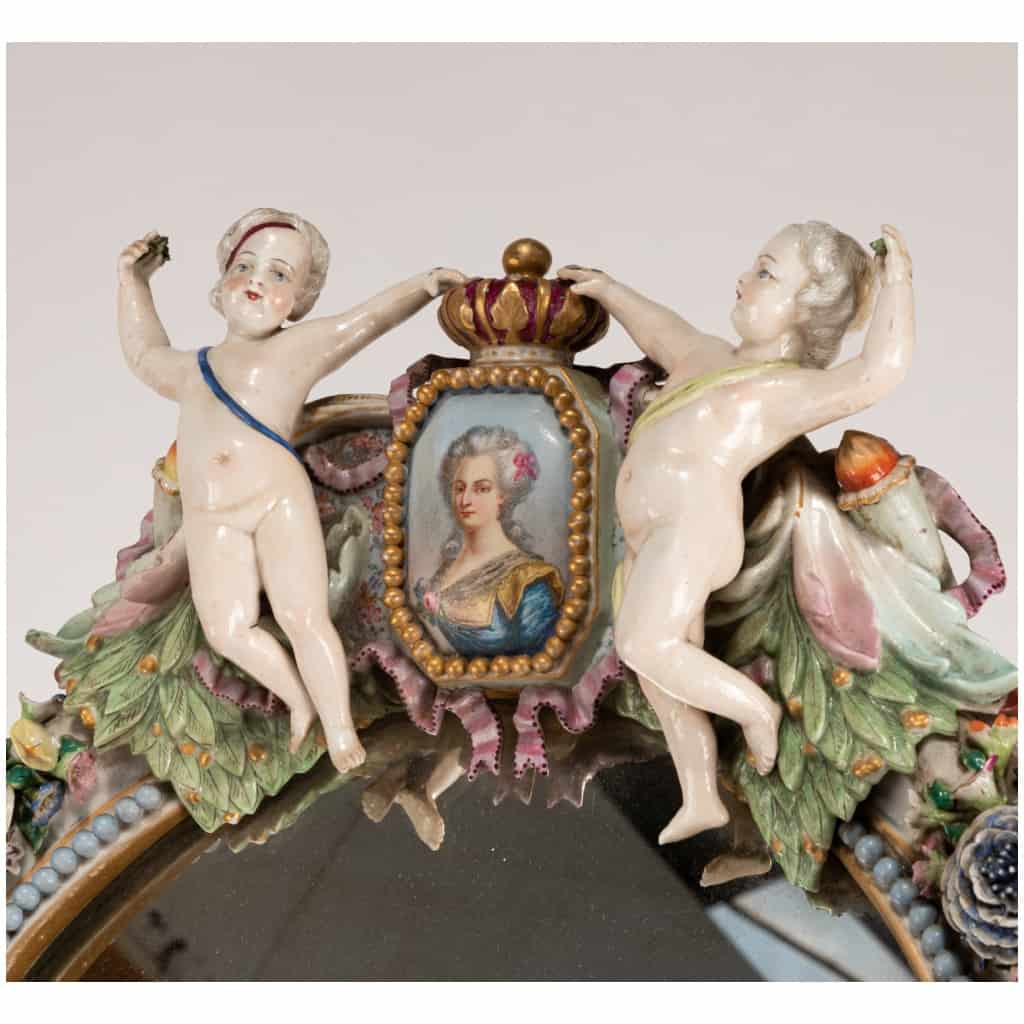 Dans le goût de Meissen, grand miroir de table en porcelaine, XIXe 4