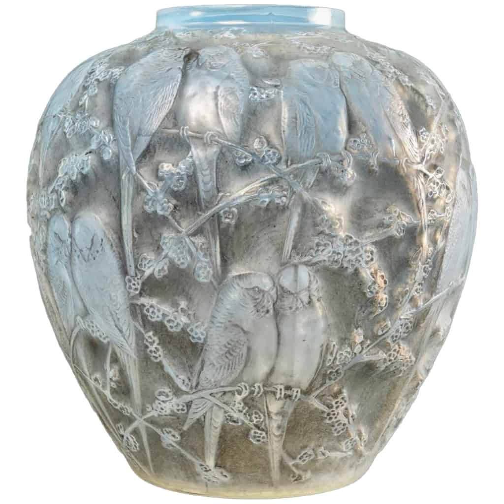 René Lalique: Opalescent Parrots Vase 3