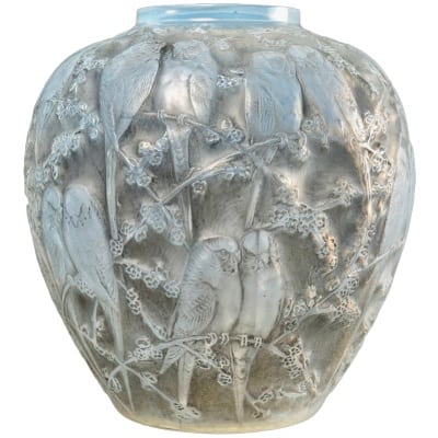 René Lalique: Opalescent Parrots Vase