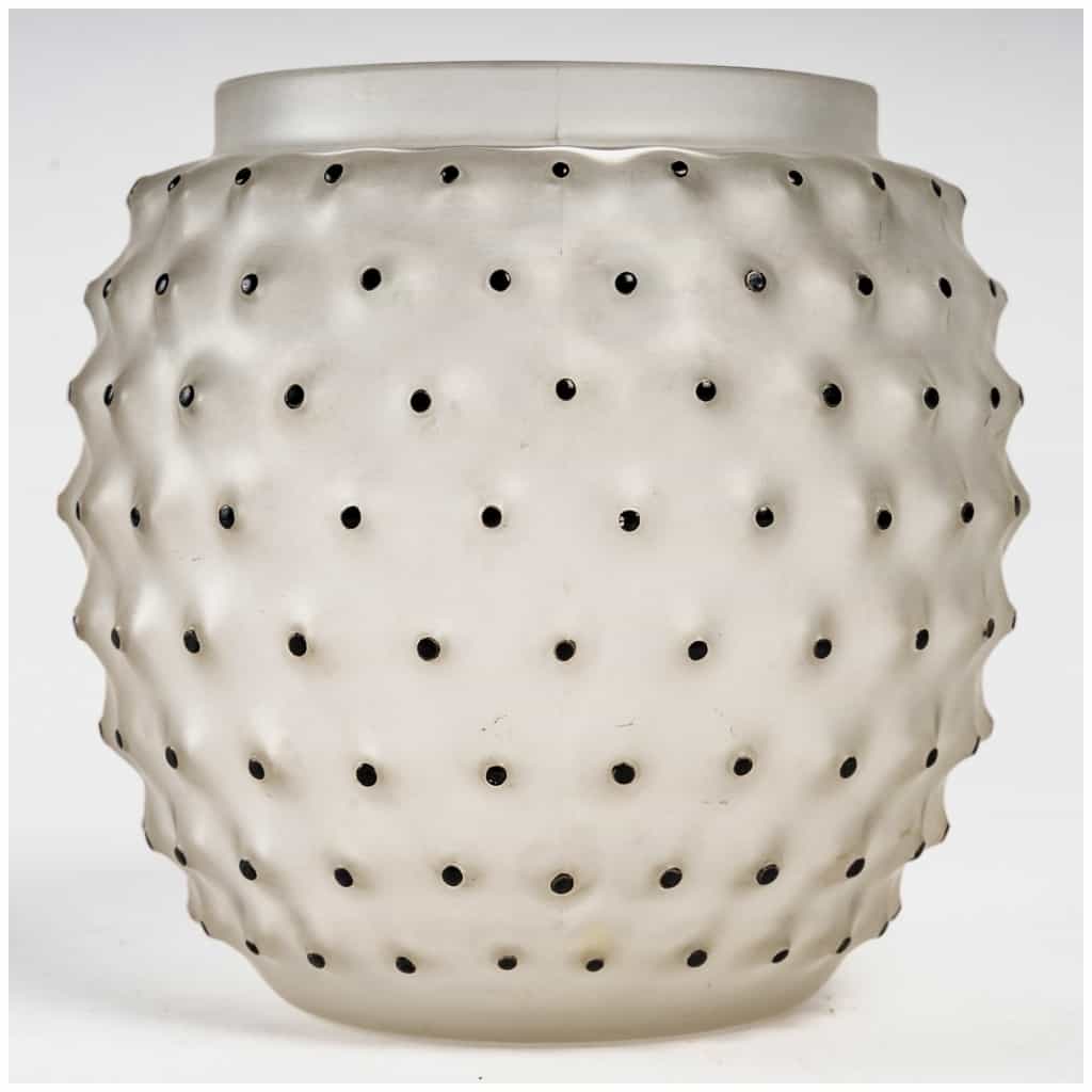 1933 René Lalique – Vase Cactus Verre Blanc Emaillé Noir d’Origine 3